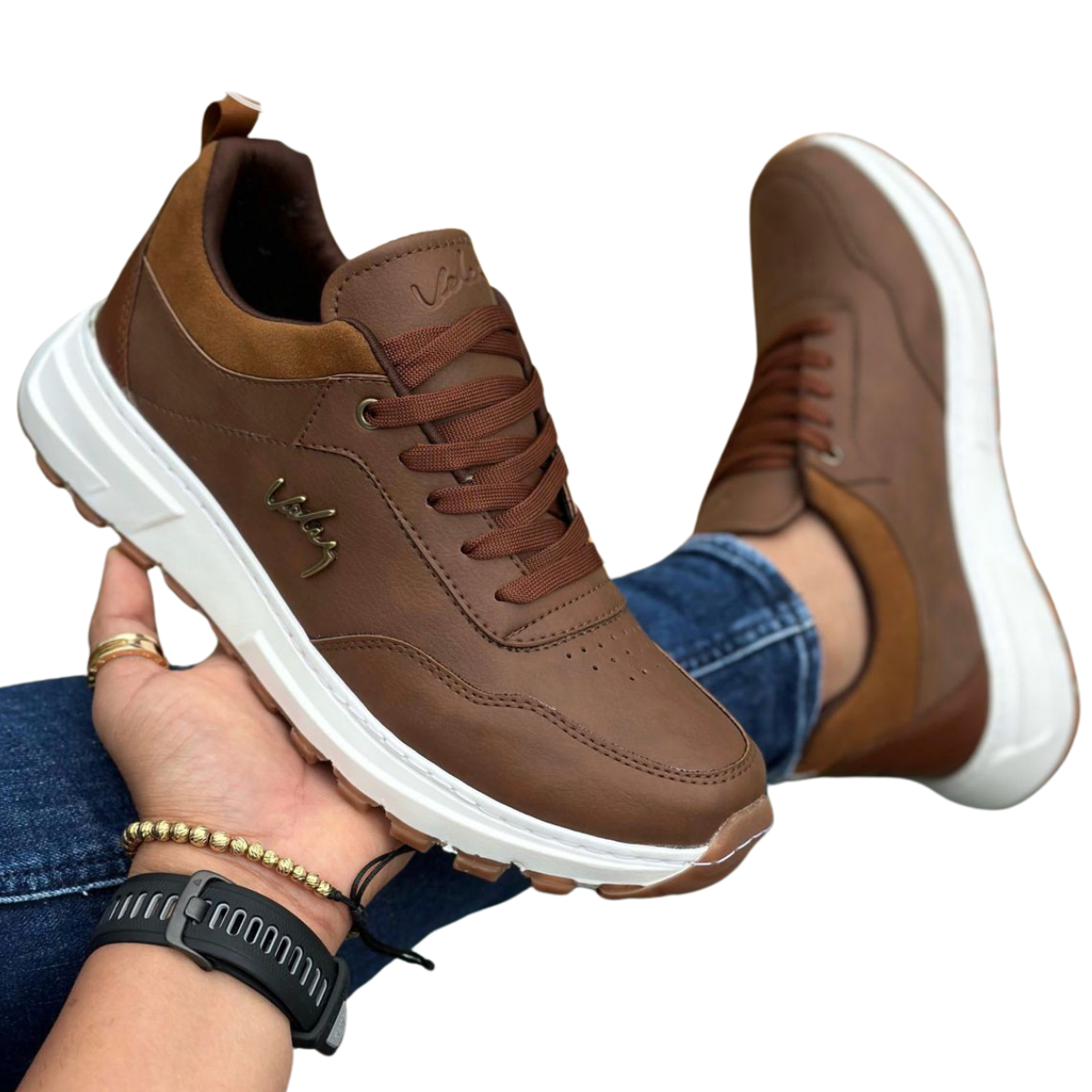 Compra los Mejores ZAPATOS VELEZ CASUALES DE HOMBRE en Onlineshoppingcen Si estás buscando ZAPATOS VELEZ CASUALES DE HOMBRE que combinen estilo, comodidad y calidad, has llegado al lugar correcto. En Onlineshoppingcenterg , ofrecemos una amplia variedad de calzado para que luzcas impecable en cualquier ocasión. Aquí te contaremos todo lo que necesitas saber para elegir los zapatos perfectos de Vélez.  ¿Por Qué Elegir ZAPATOS VELEZ CASUALES DE HOMBRE? Los Zapatos Vélez para hombre destacan por su diseño cómodo y su confección con materiales de alta calidad. Esta marca es sinónimo de elegancia y resistencia, convirtiéndolos en una excelente opción para quienes buscan calzado duradero sin renunciar al estilo. Con sus acabados únicos y modelos exclusivos, estos zapatos te permiten mantener un look casual, ideal para el día a día o eventos informales.  Ventajas de los ZAPATOS VELEZ CASUALES DE HOMBRE Comodidad superior : Gracias a su diseño ergonómico y la selección de materiales premium, los Zapatos Vélez hombre casuales garantizan una experiencia cómoda durante todo el día. Durabilidad : El calzado Vélez para hombre está diseñado para durar, por lo que podrás confiar en ellos por mucho tiempo. Estilo atemporal : Los zapatos Vélez hombre combinan la elegancia con un toque moderno, siendo perfectos para cualquier ocasión casual. Variedad de modelos de zapatos Vélez En Onlineshoppingcenterg , sabemos que cada hombre tiene su propio estilo. Por eso, ofrecemos una amplia gama de Zapatos Vélez hombre casuales en diferentes colores y diseños. Ya sea que prefieras un par de zapatos Vélez hombre negro o algo más moderno como los mocasines hombre Vélez , tenemos la opción perfecta para ti.